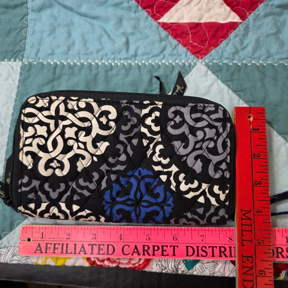 Vera Bradley Blue Bayou Zip Around Wallet Quilted Cotton Black‎ Blue White